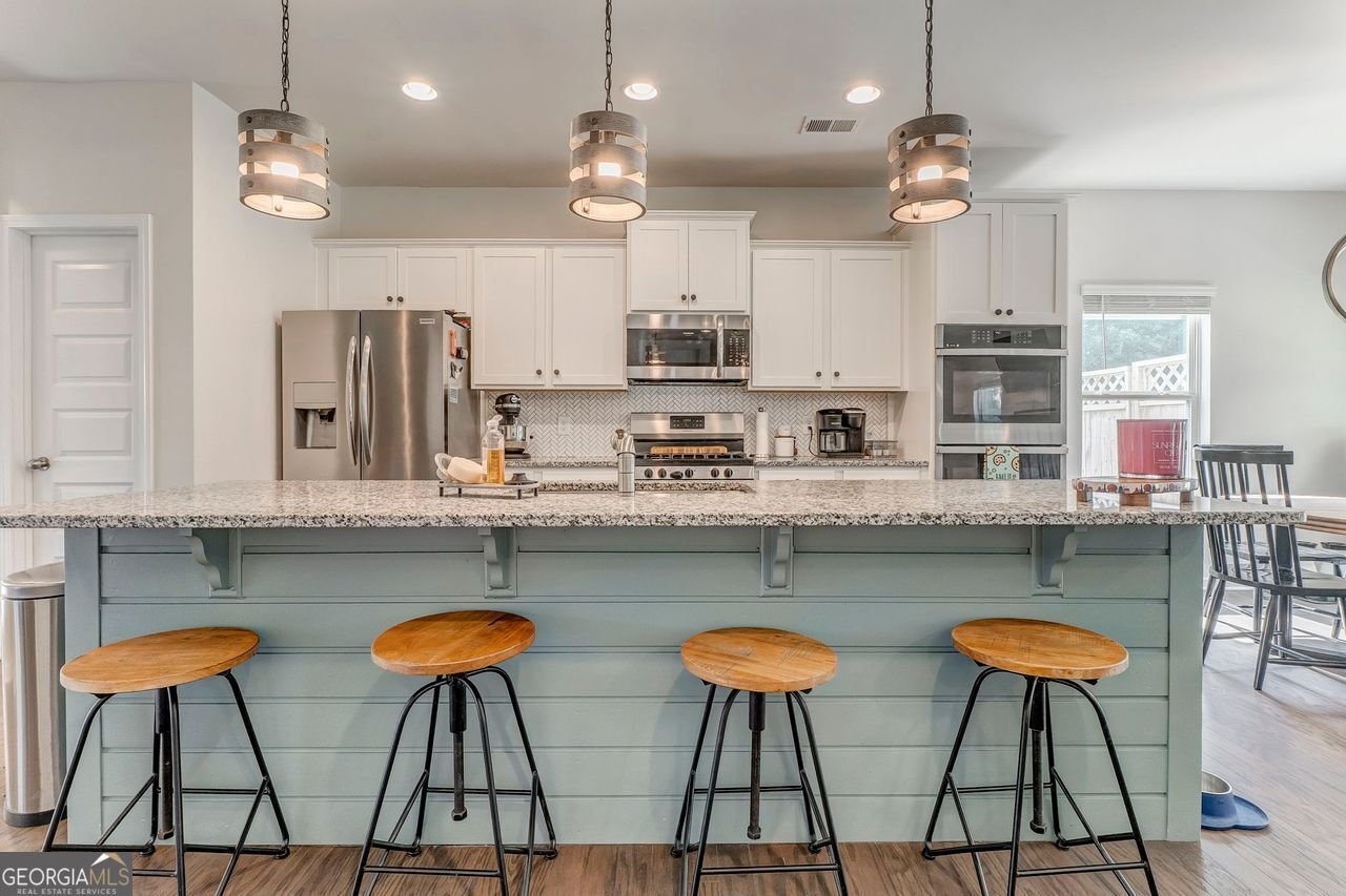 405 BENSTONE Drive Calhoun - 13