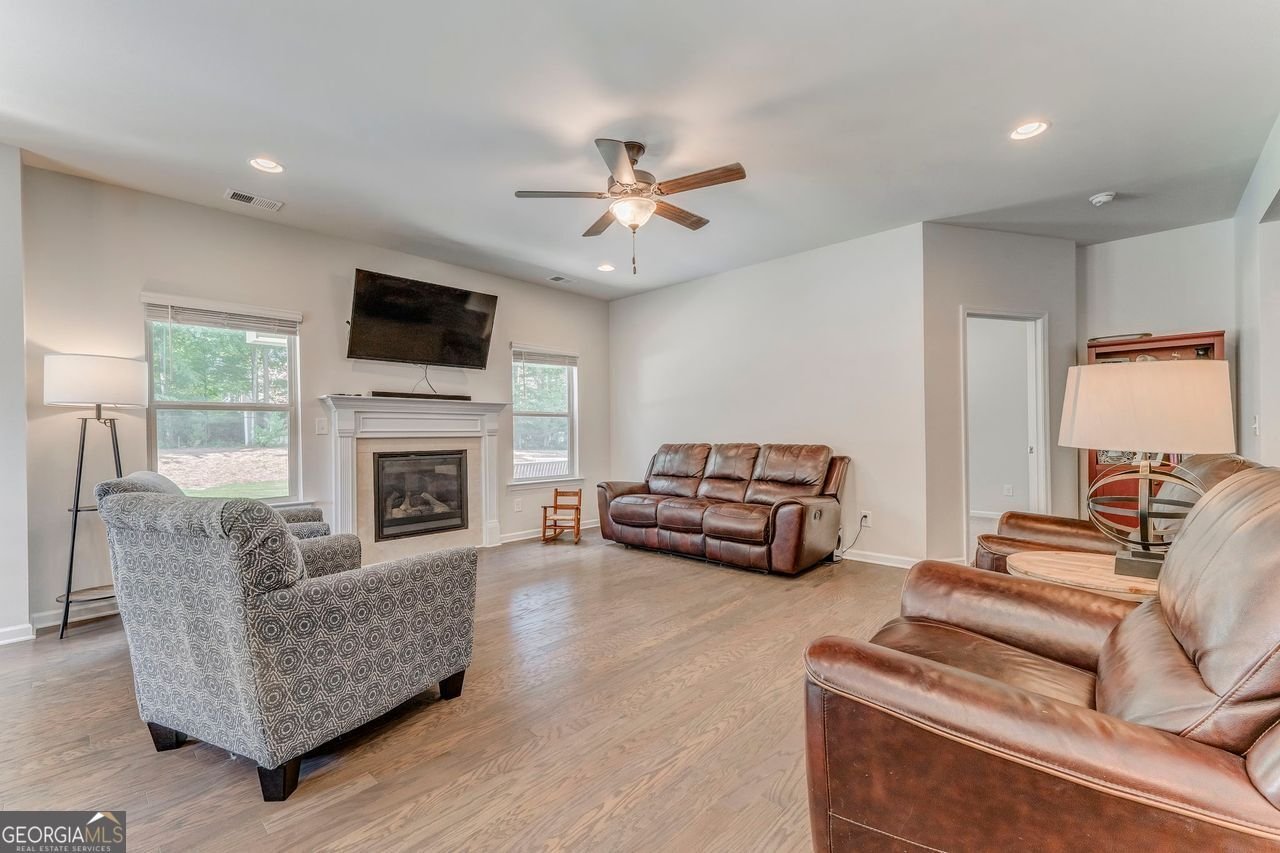 405 BENSTONE Drive Calhoun - 19