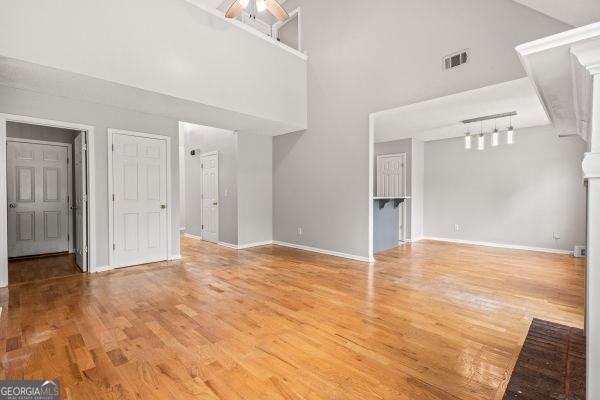 5873 Colonnade Rex - 10