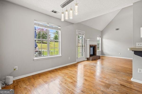 5873 Colonnade Rex - 9