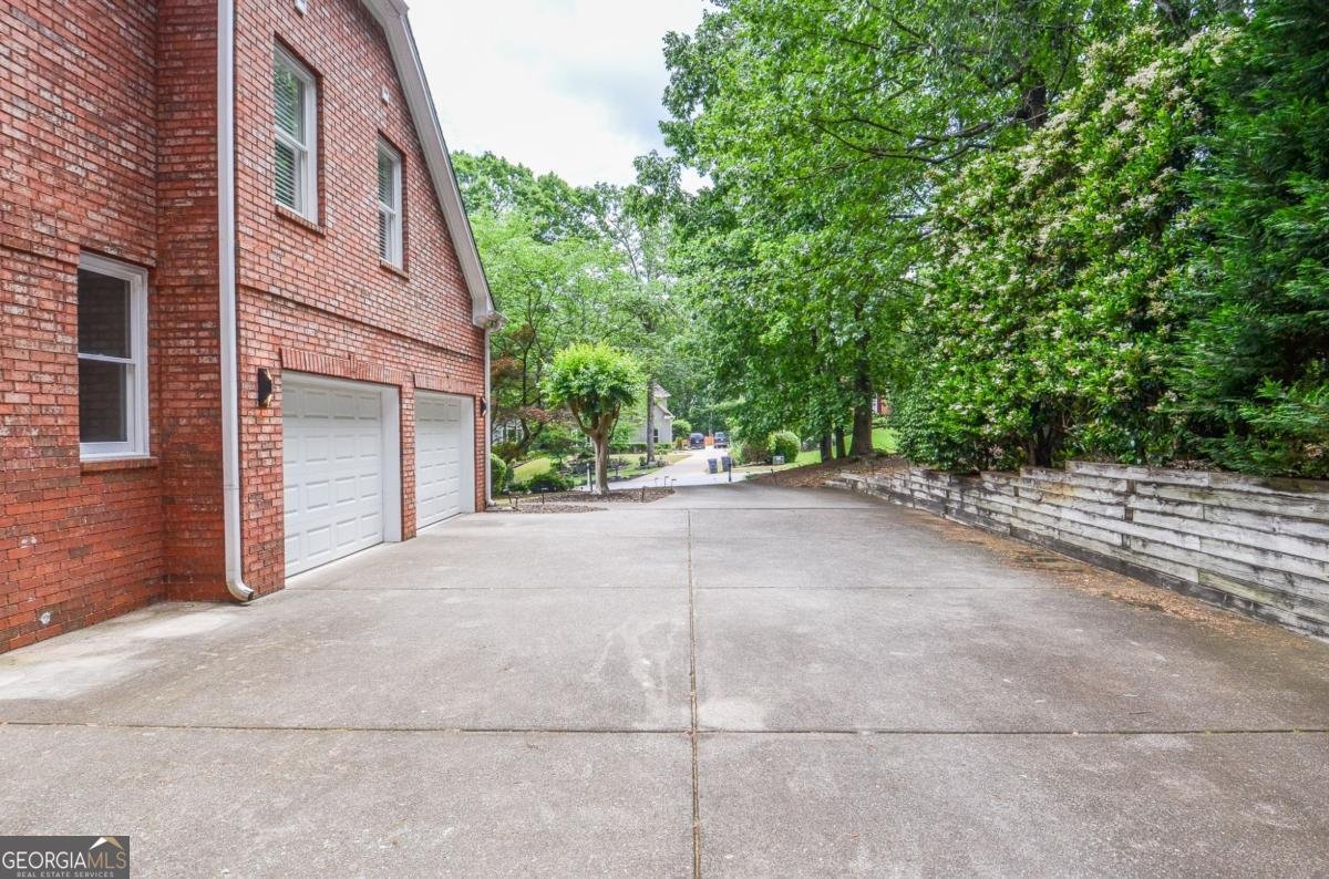 6450 Oak Valley Drive Cumming - 53