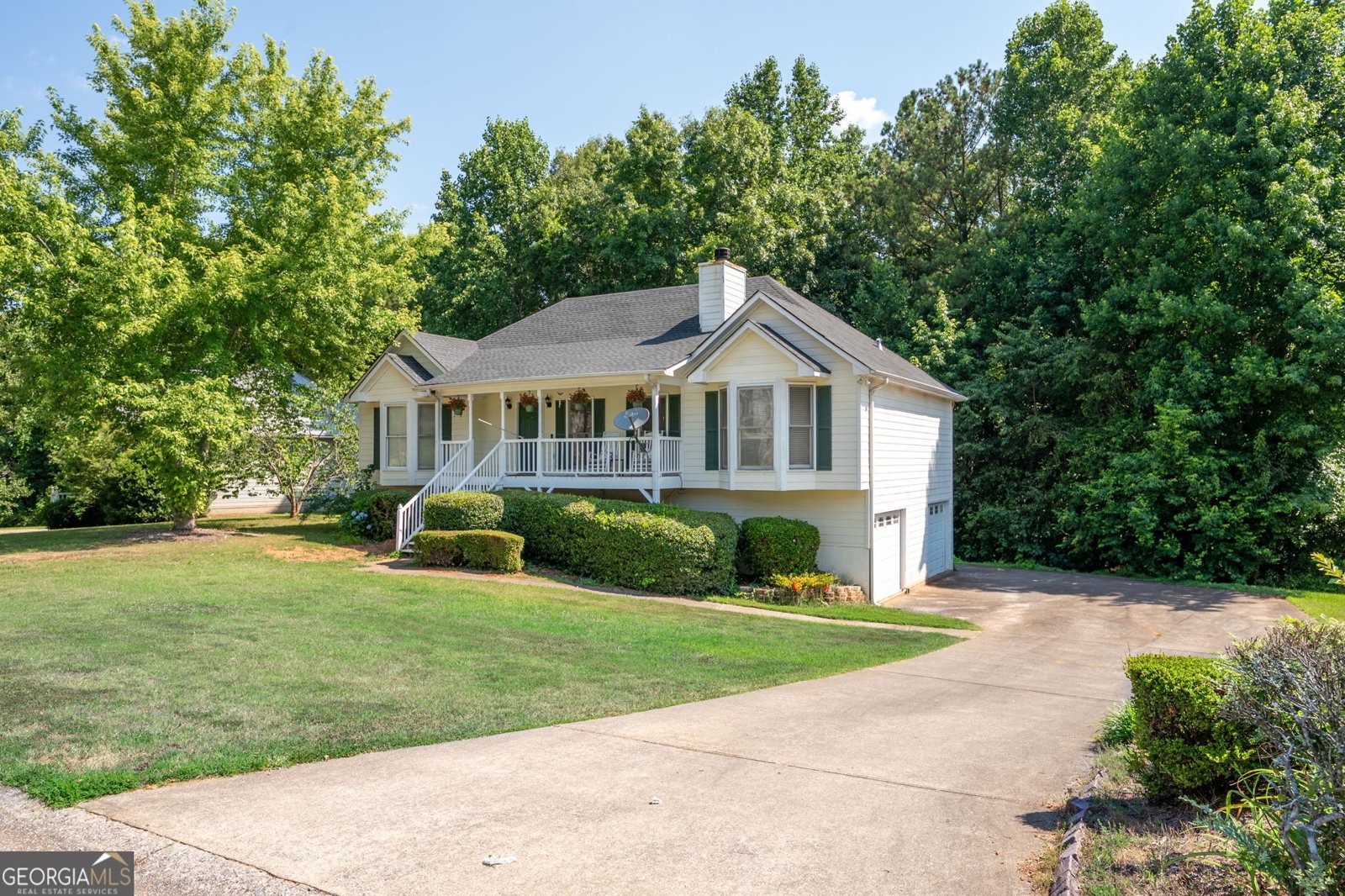 484 Legacy Park Drive Powder Springs - 2
