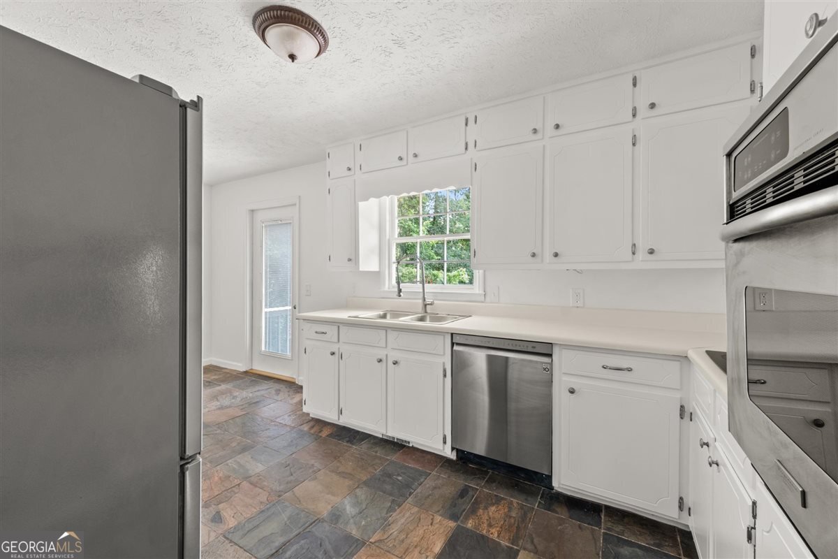 4415 Holiday Heights Drive Oakwood - 5