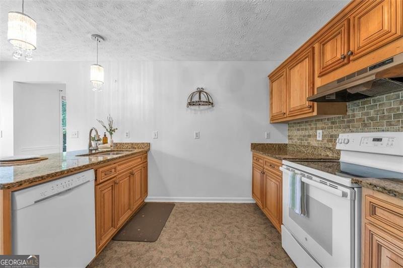 1350 Summer Lake Loganville - 24