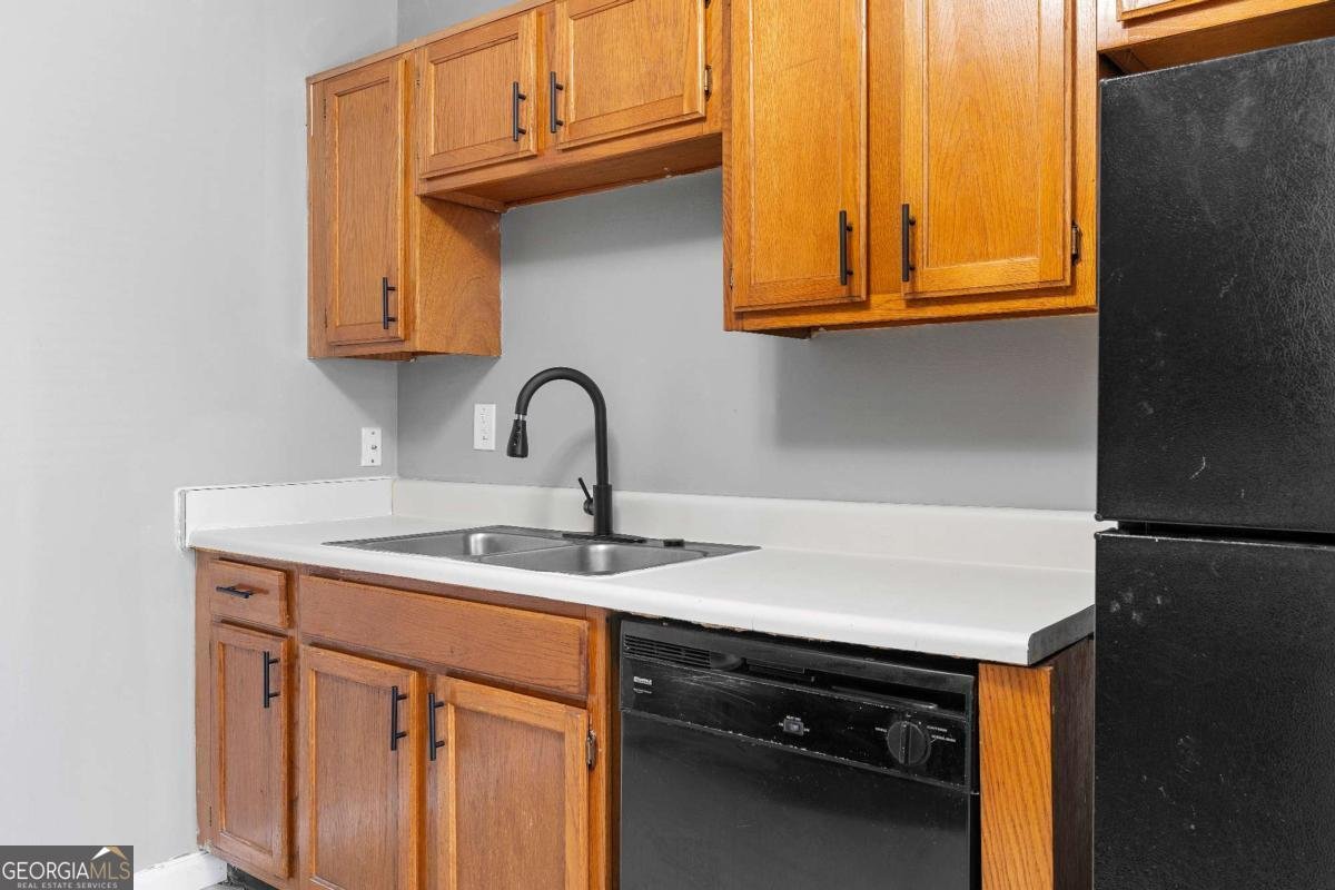7220 Crestside Drive Austell - 7
