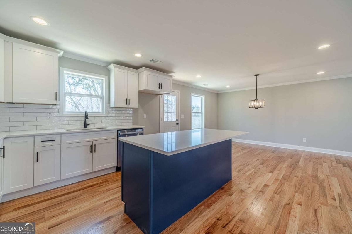 2741 Pierce Road Gainesville - 22