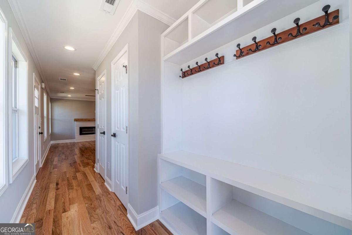 2741 Pierce Road Gainesville - 32