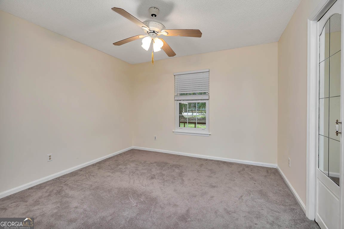 8 London Hill Road Woodbine - 23