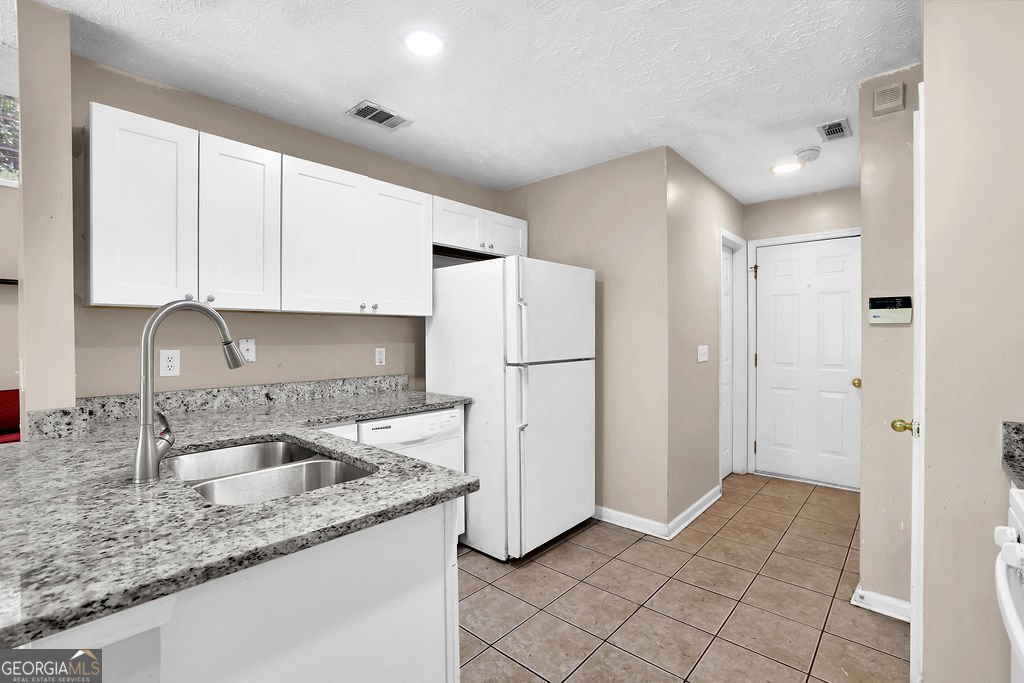 670 Chantress Court Milton - 1