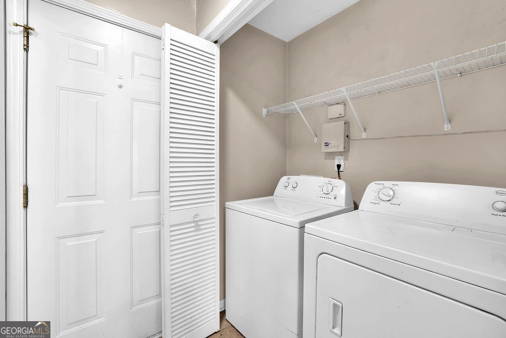 670 Chantress Court Milton - 4
