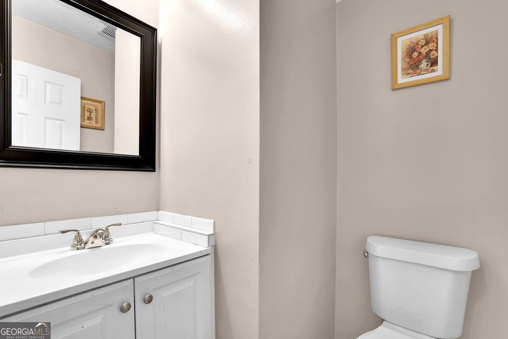 670 Chantress Court Milton - 5