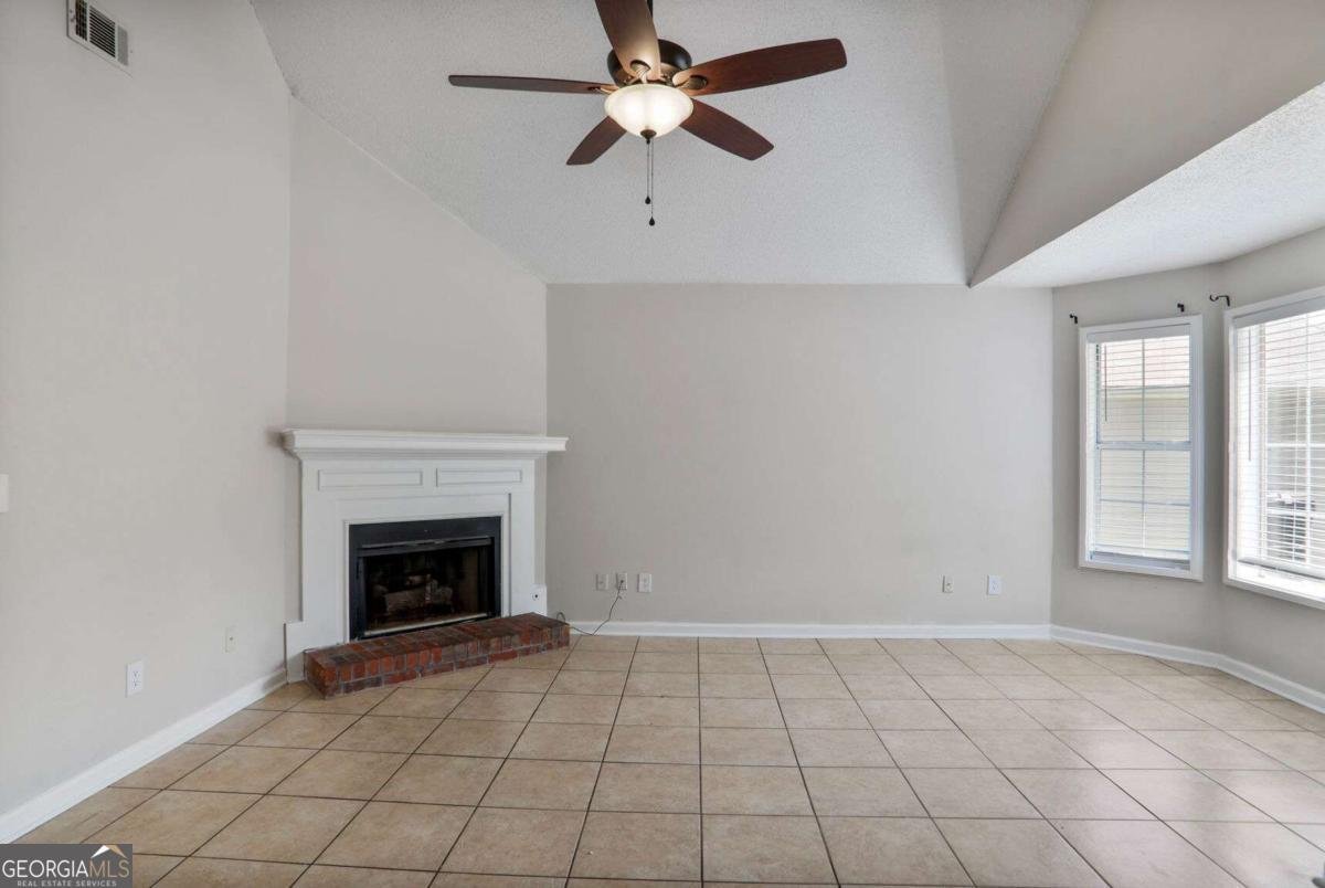 3756 Old Oak Court Powder Springs - 2