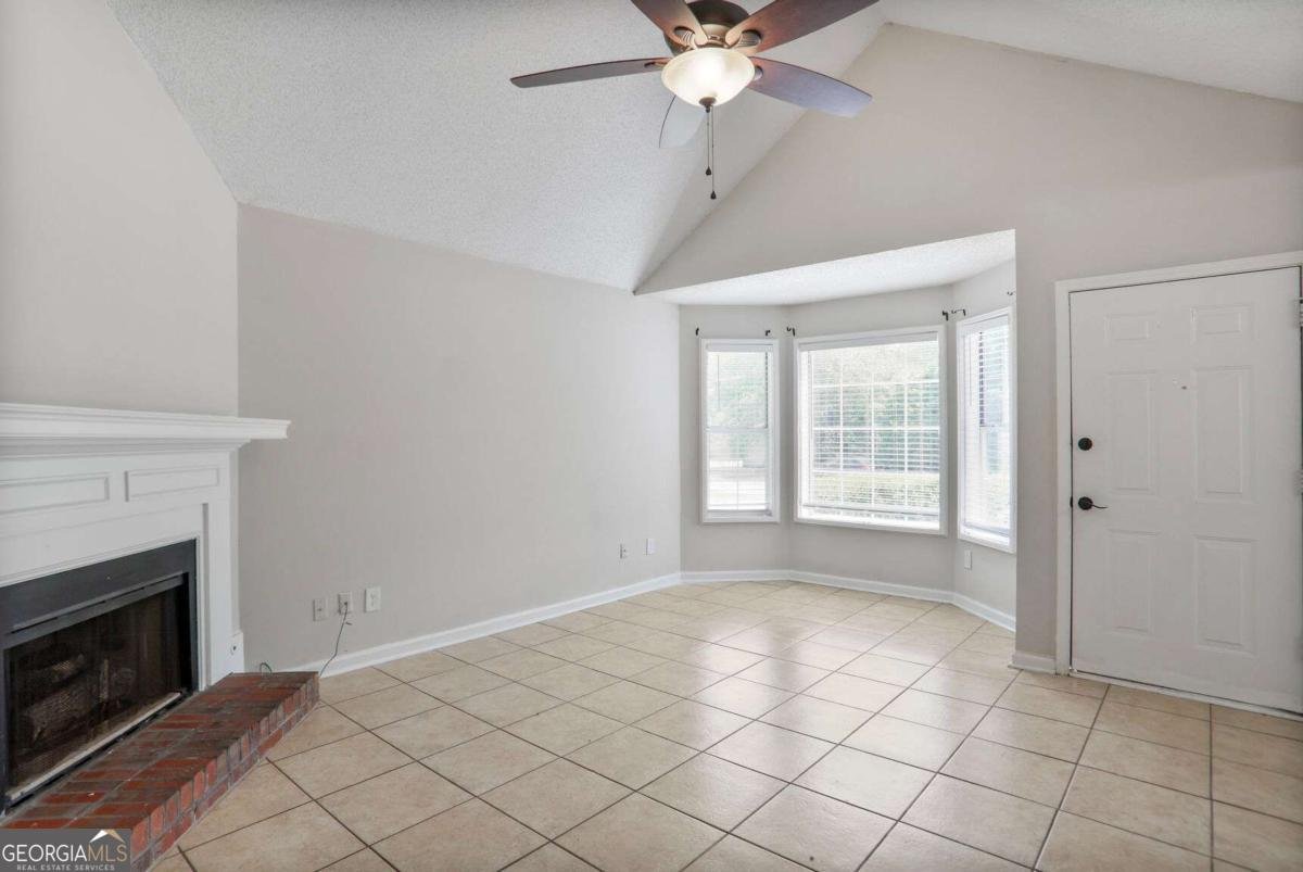 3756 Old Oak Court Powder Springs - 3