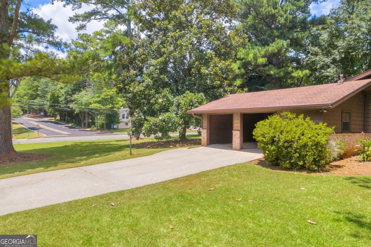 3102 CLAIBORNE Drive Duluth - 18