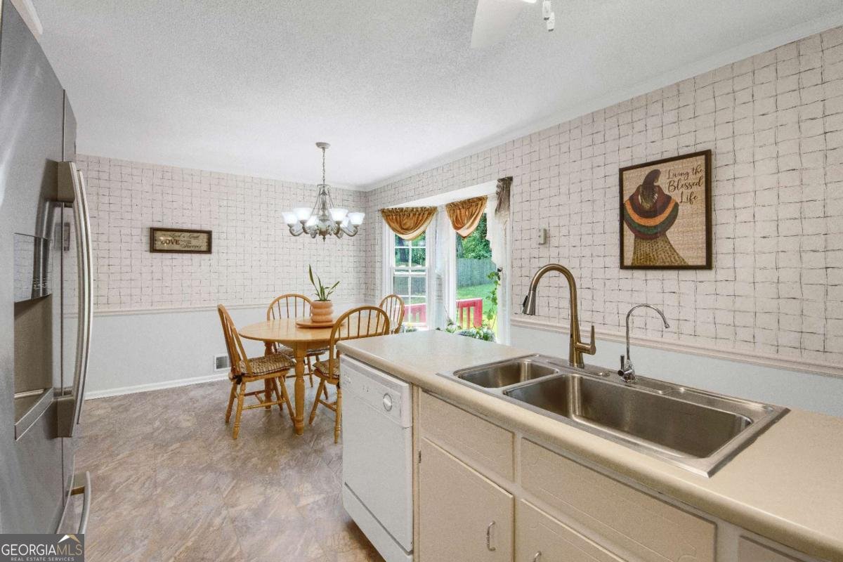 3866 Teresa Terrace Lilburn - 12