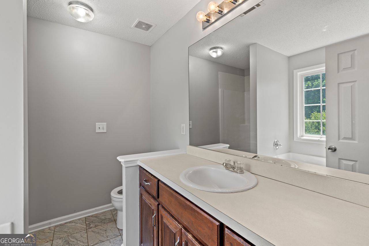 250 CEDAR HOLLOW Drive Talmo - 11