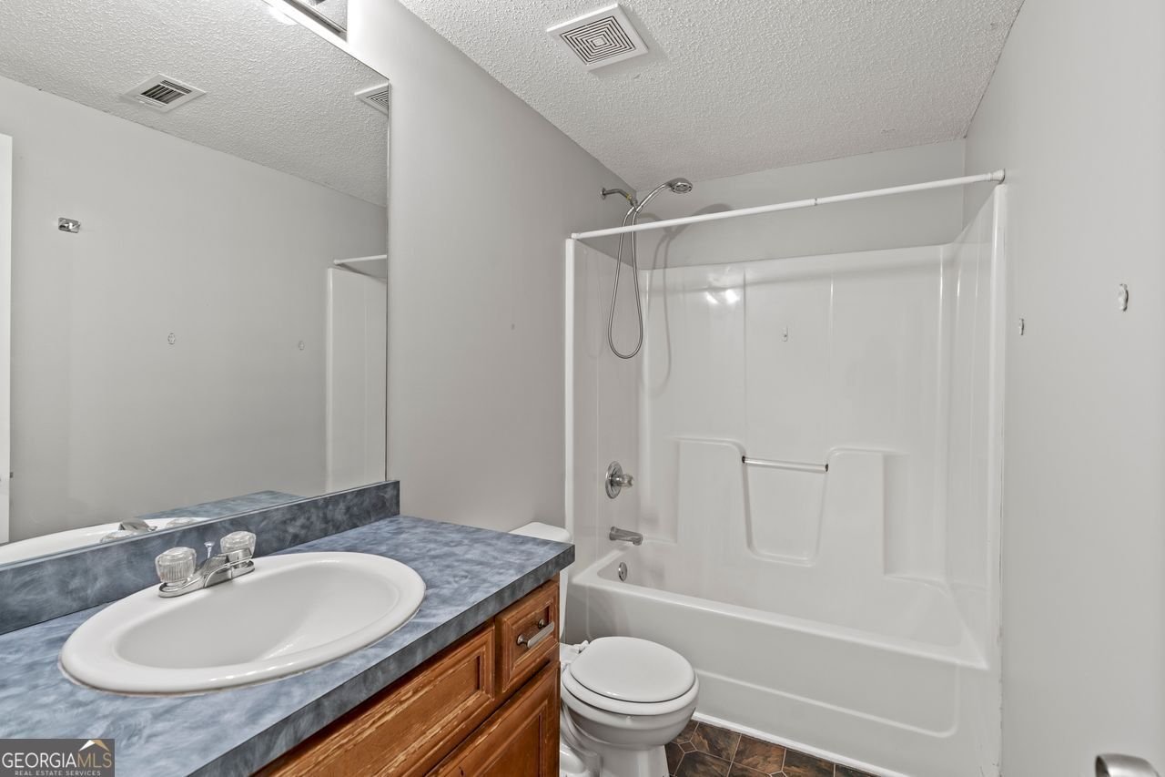 250 CEDAR HOLLOW Drive Talmo - 19