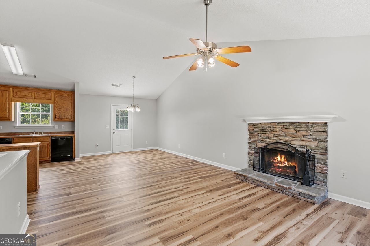 250 CEDAR HOLLOW Drive Talmo - 3