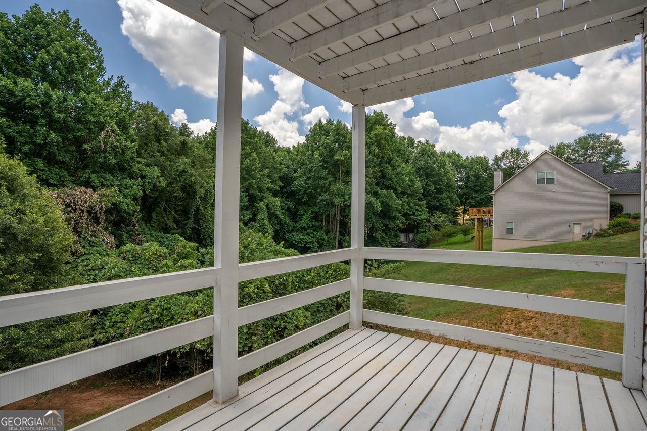 250 CEDAR HOLLOW Drive Talmo - 32