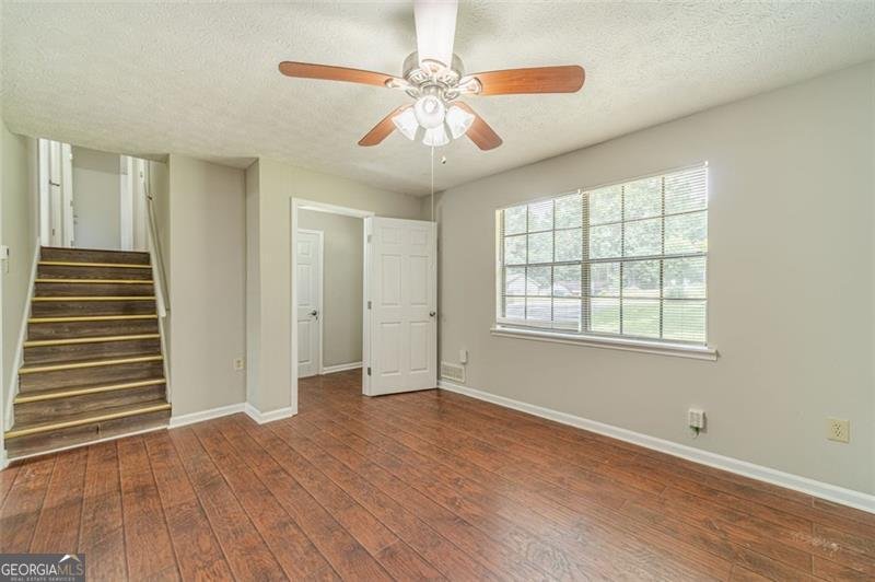 3872 TREE BARK Snellville - 10