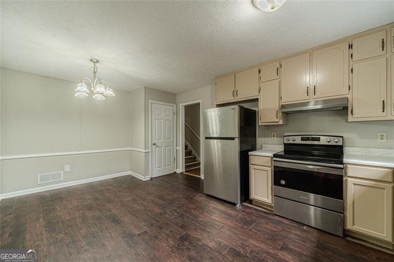 3872 TREE BARK Snellville - 14
