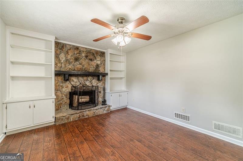 3872 TREE BARK Snellville - 7