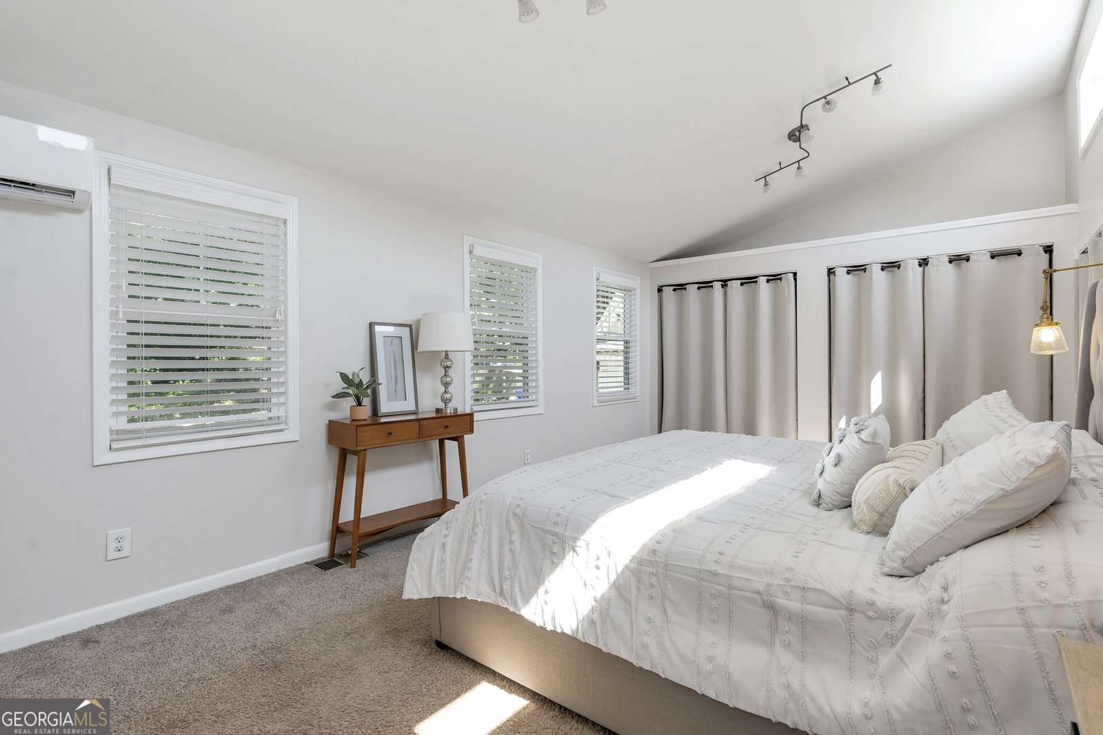 32 4th Avenue Atlanta - 28