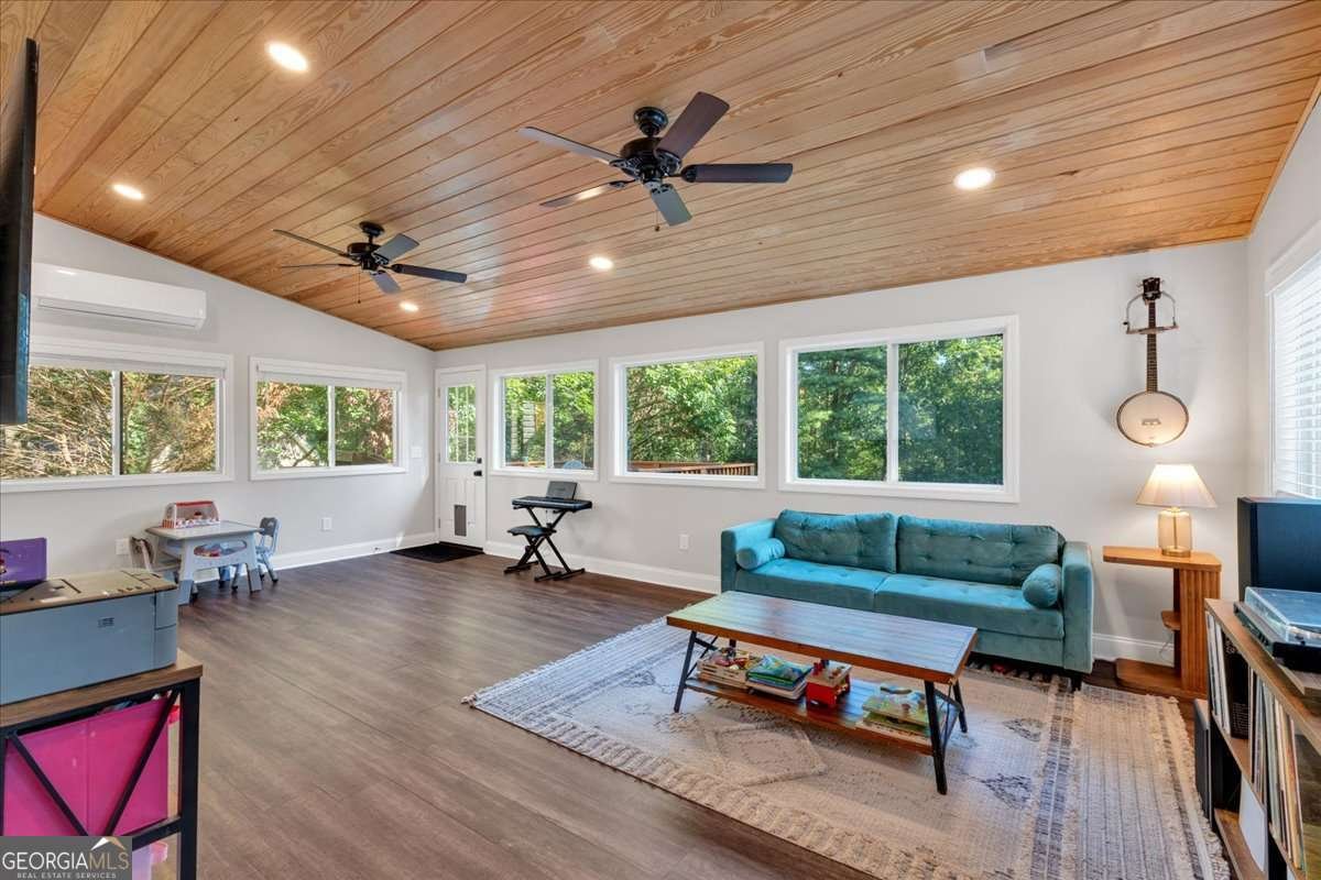 3044 Cypress Cove Ball Ground - 24