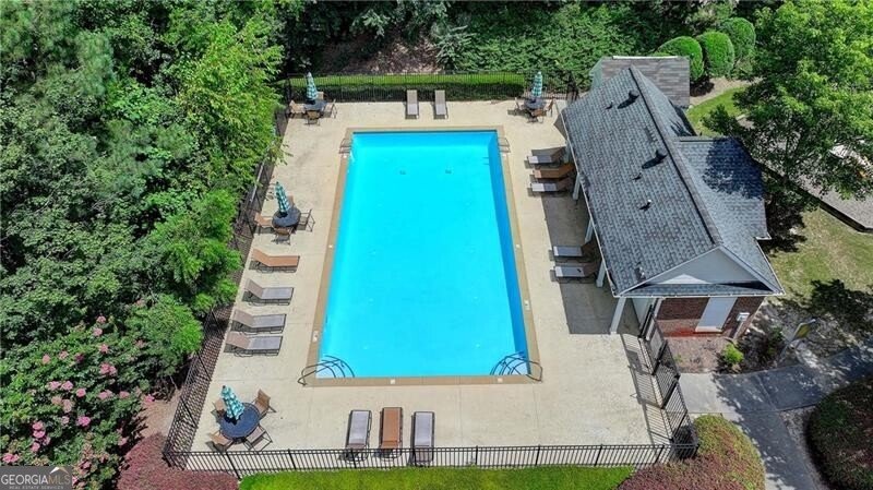 1025 Winthrope Chase Drive Alpharetta - 20