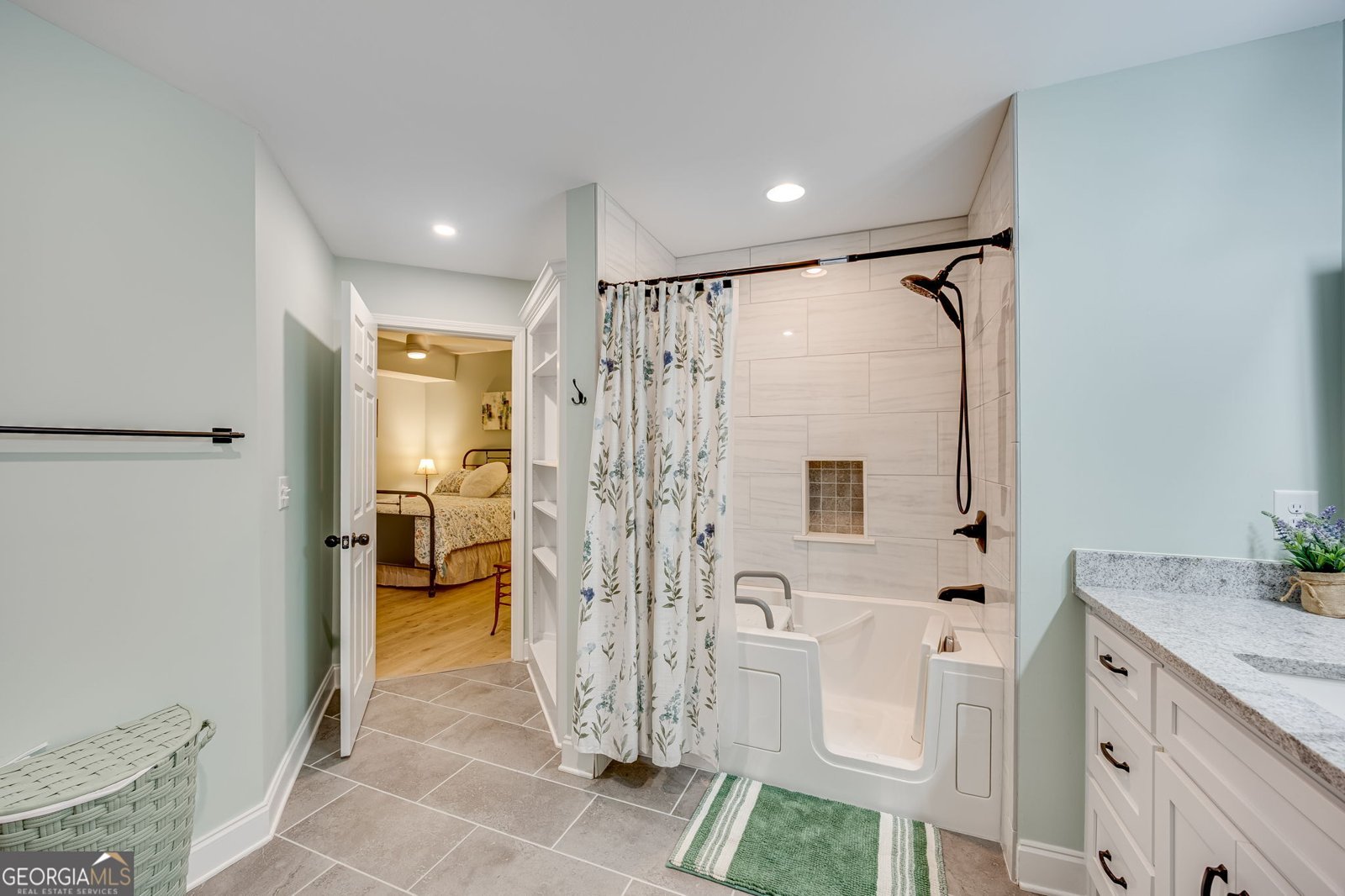5725 Ridgewater Drive Gainesville - 66
