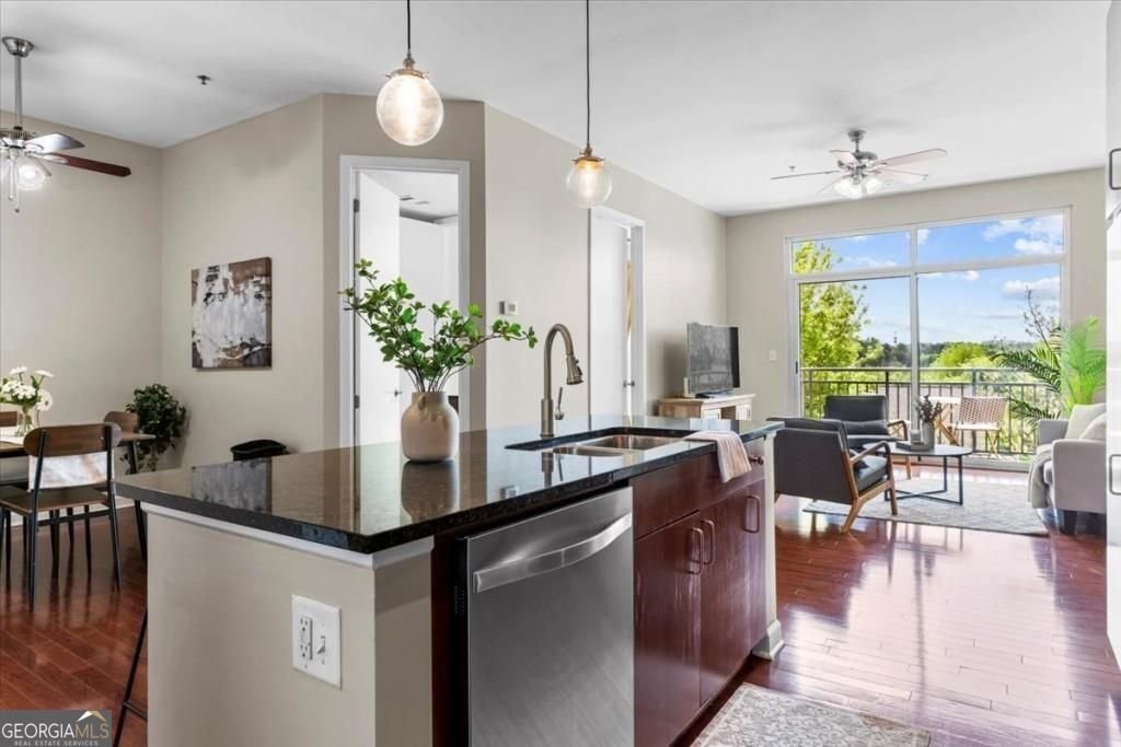711 Cosmopolitan Drive Atlanta - 23
