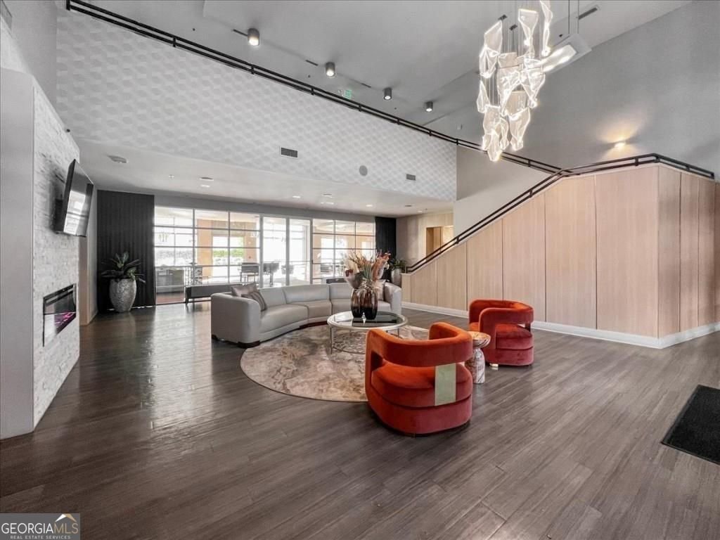711 Cosmopolitan Drive Atlanta - 28