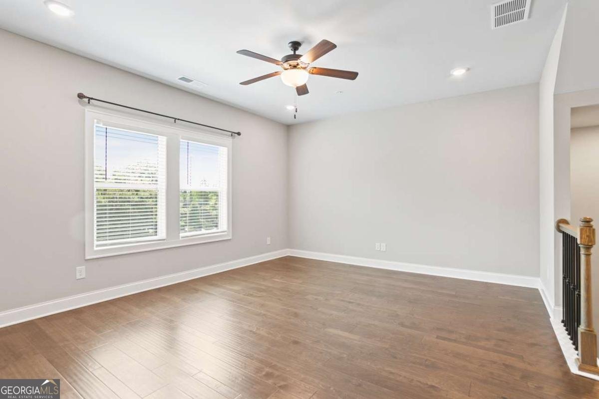 320 Lincoln Street Woodstock - 11