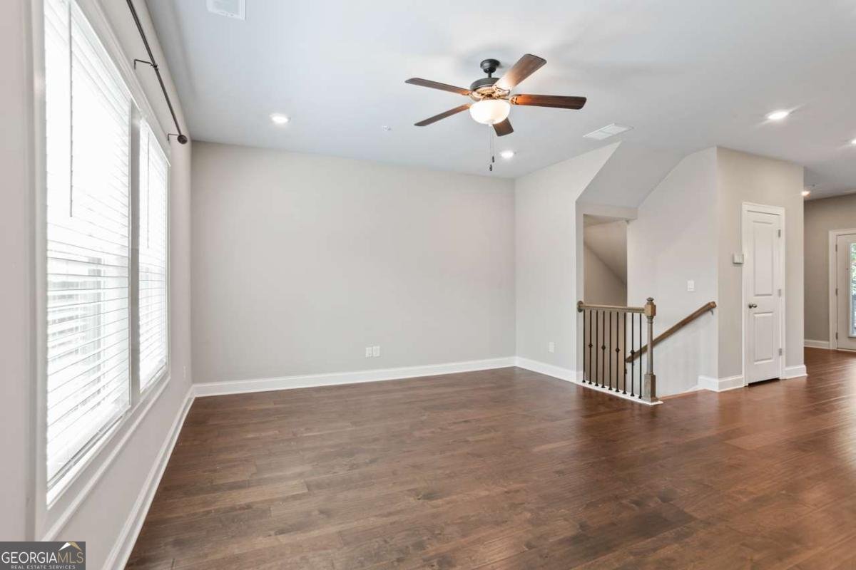 320 Lincoln Street Woodstock - 12