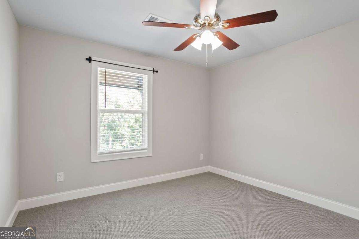 320 Lincoln Street Woodstock - 29