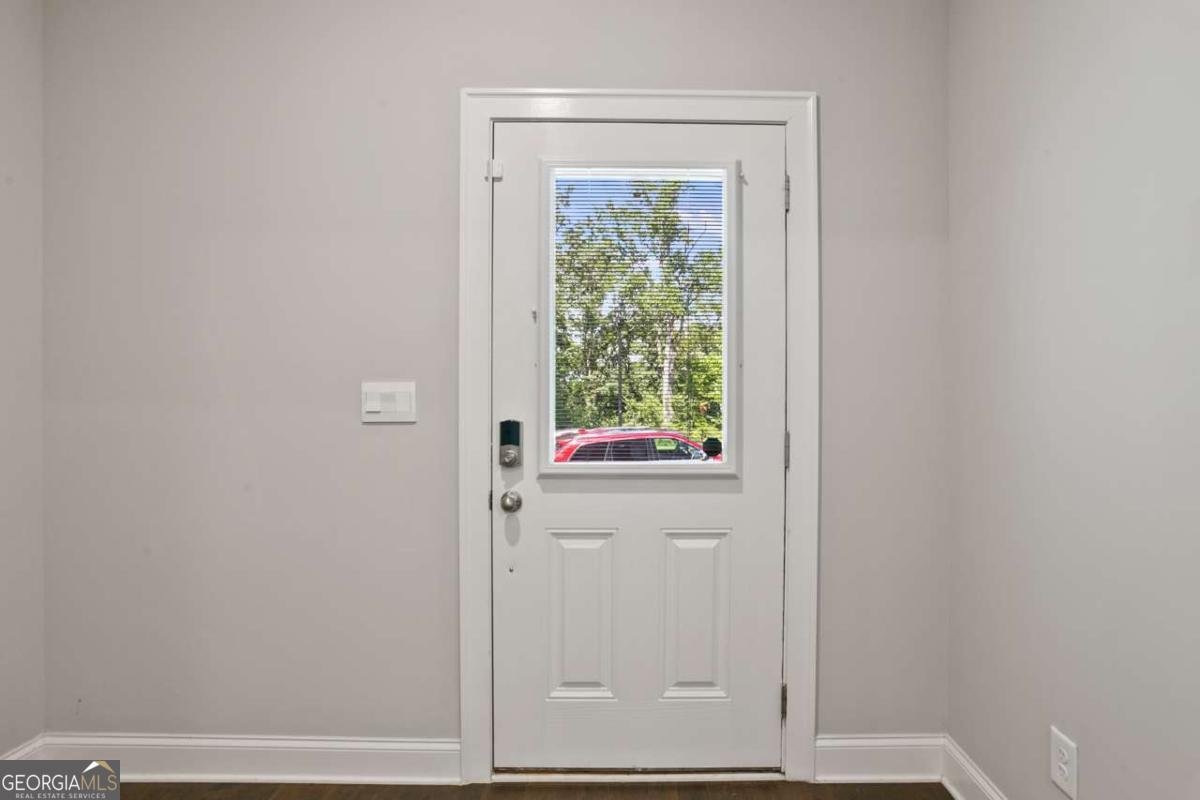 320 Lincoln Street Woodstock - 36