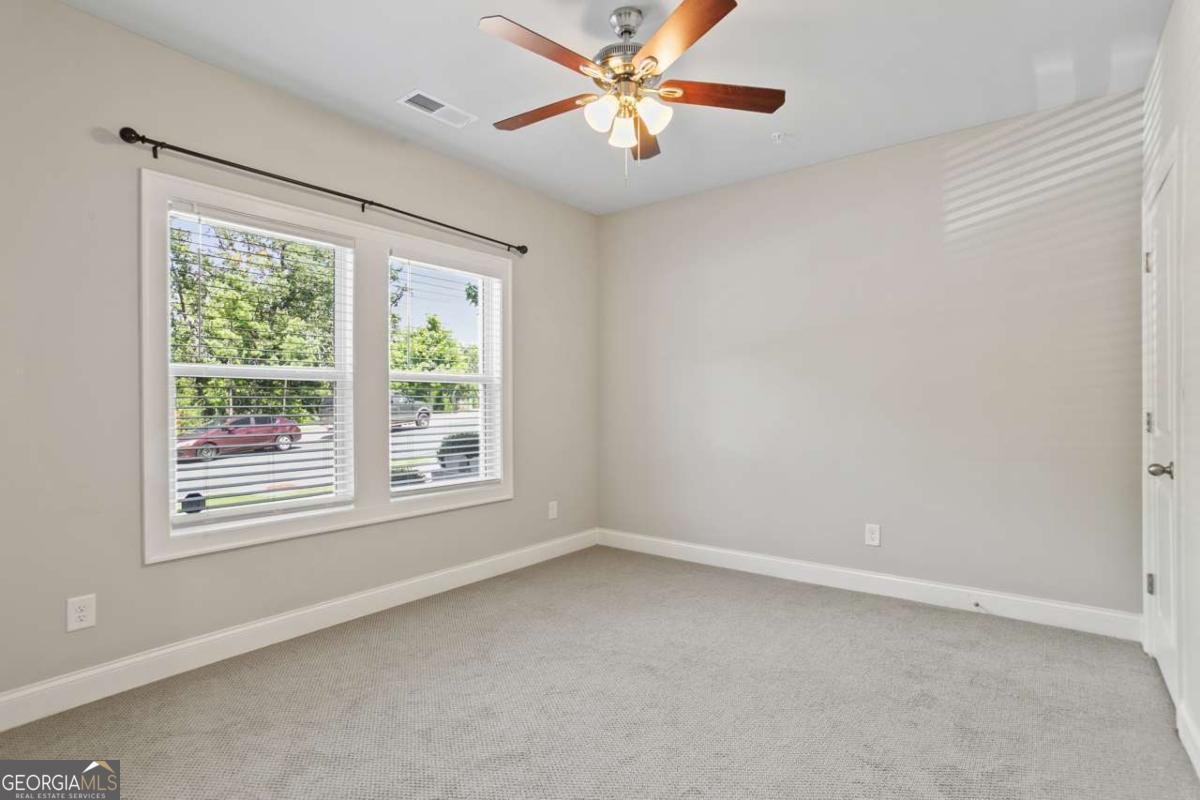 320 Lincoln Street Woodstock - 38