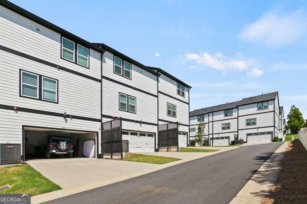 320 Lincoln Street Woodstock - 47