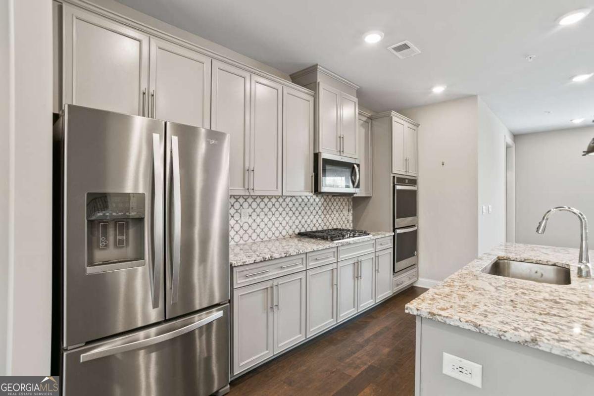 320 Lincoln Street Woodstock - 5