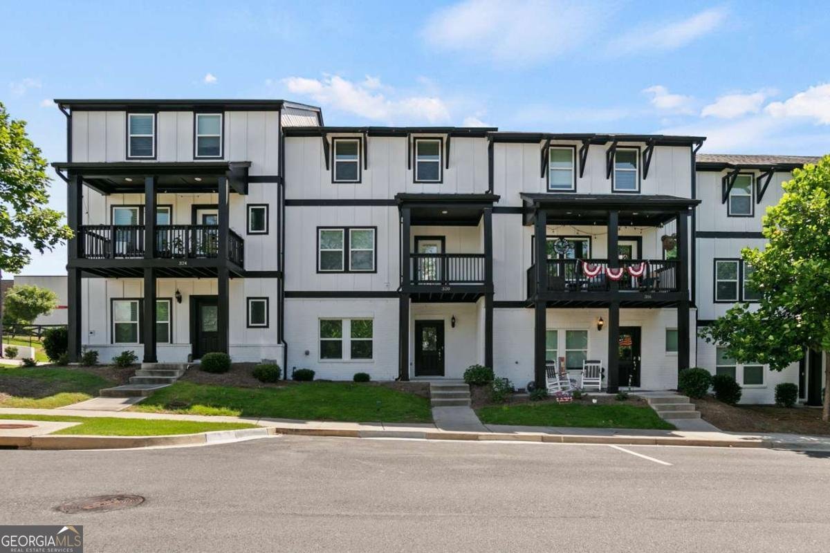 320 Lincoln Street Woodstock - 50