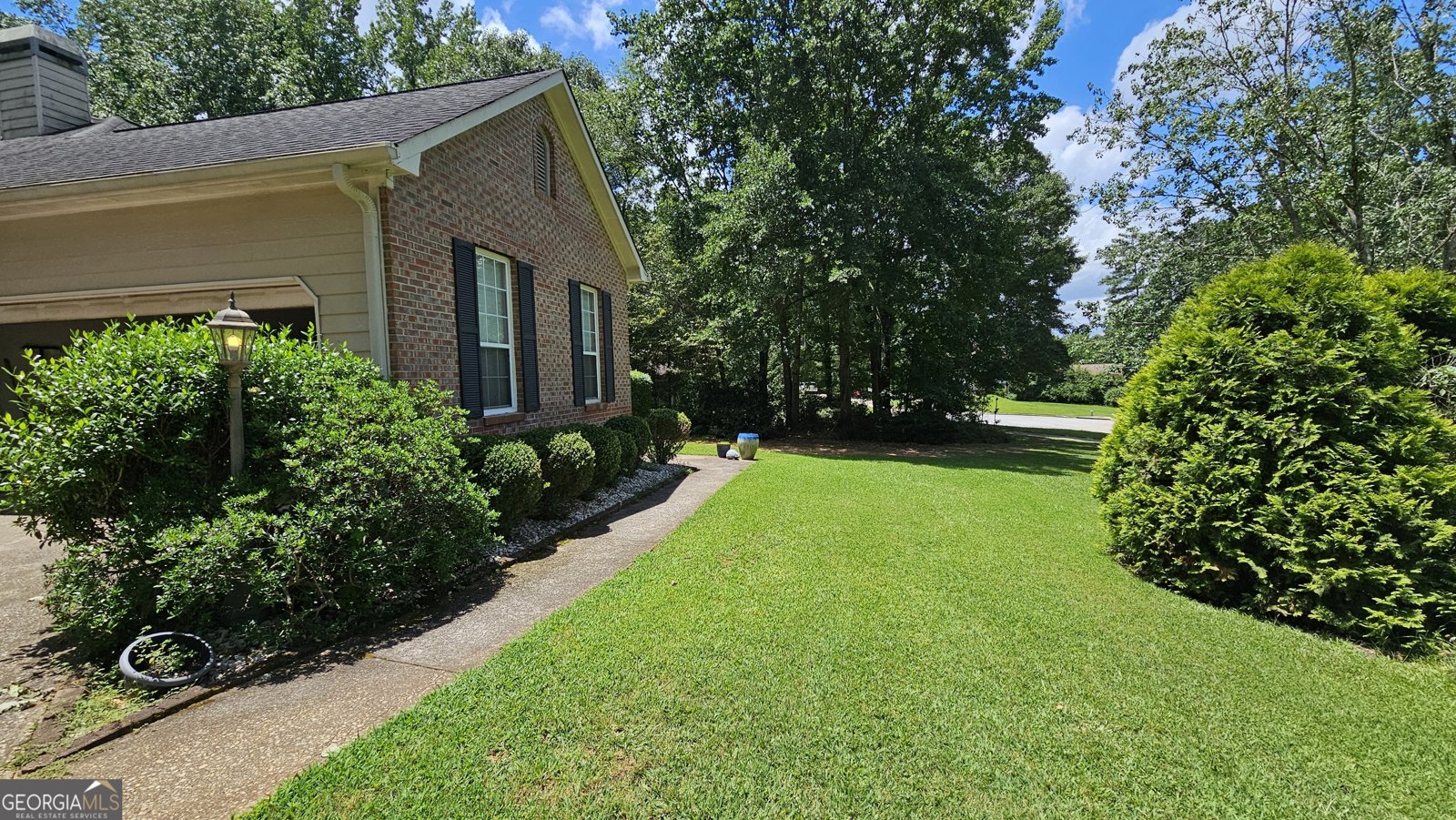 219 Thorncrest Stockbridge - 6