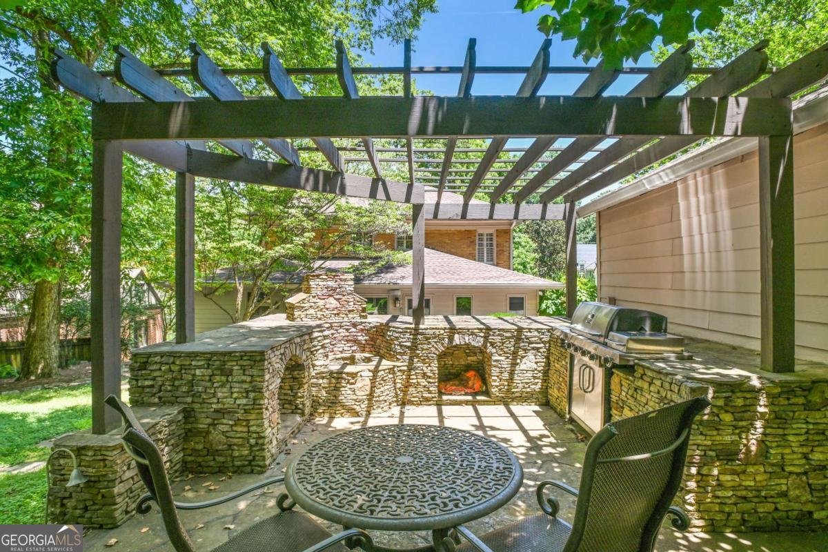 405 Brentwood Drive Atlanta - 34