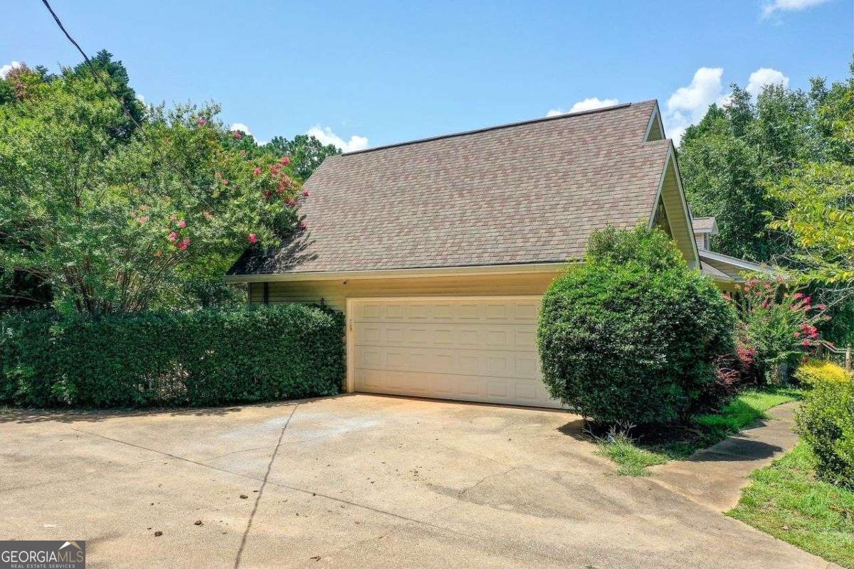 75 Bent Arrow Drive Stockbridge - 37