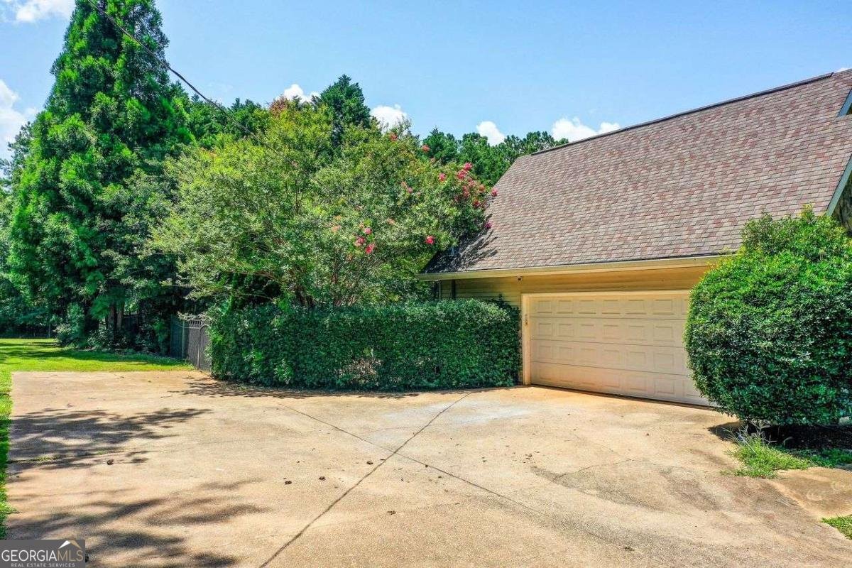 75 Bent Arrow Drive Stockbridge - 39