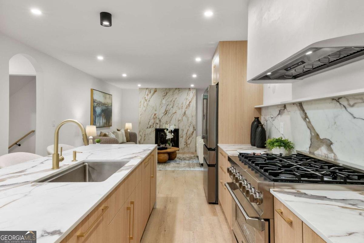 5259 Sanlee Lane Atlanta - 23