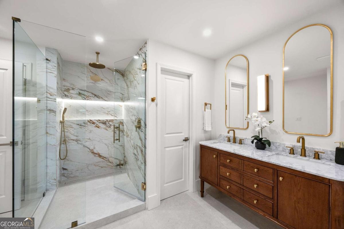 5259 Sanlee Lane Atlanta - 38