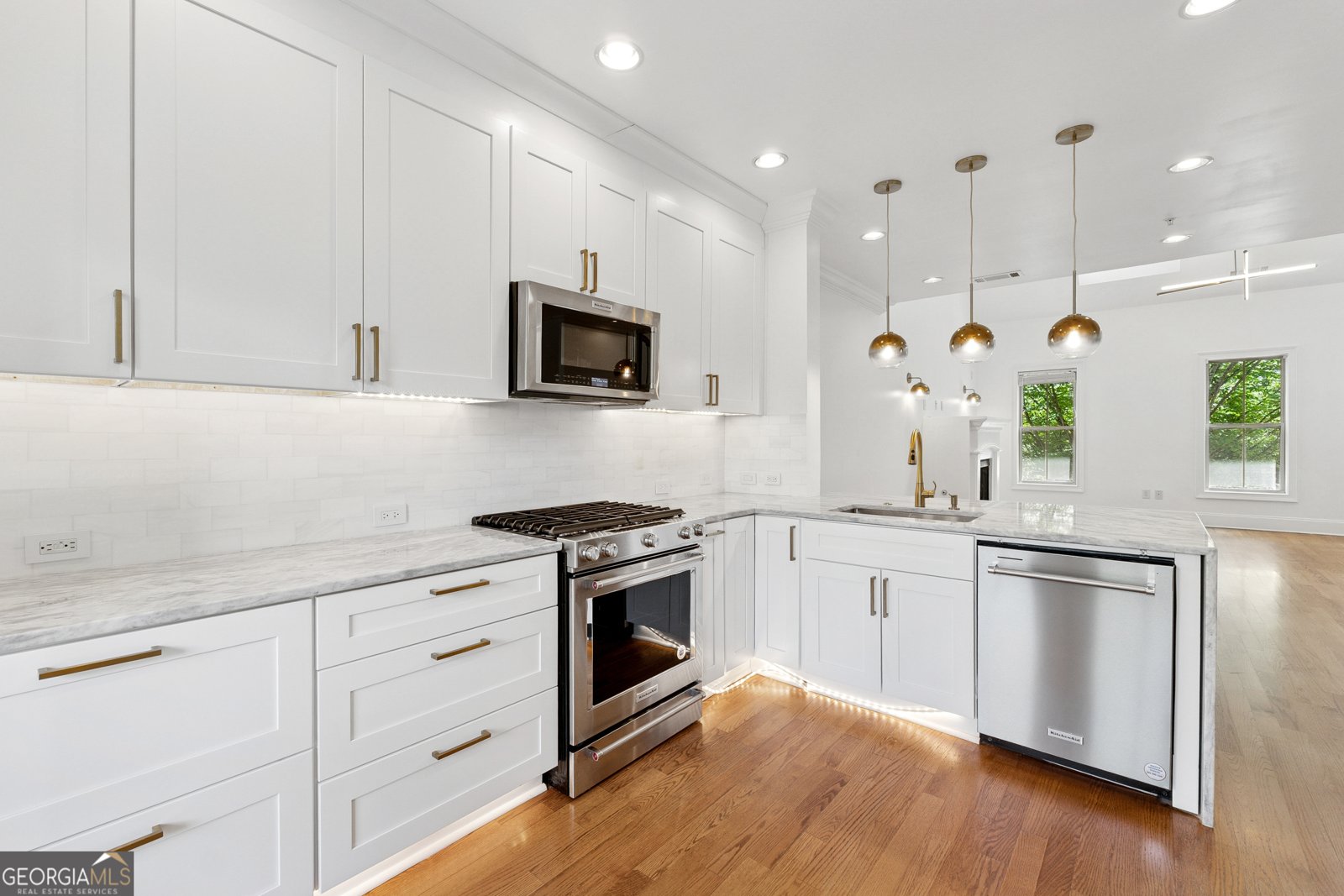 819 PERENNIAL Atlanta - 16