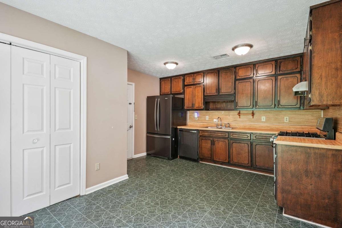 1150 Northern Run Stockbridge - 14