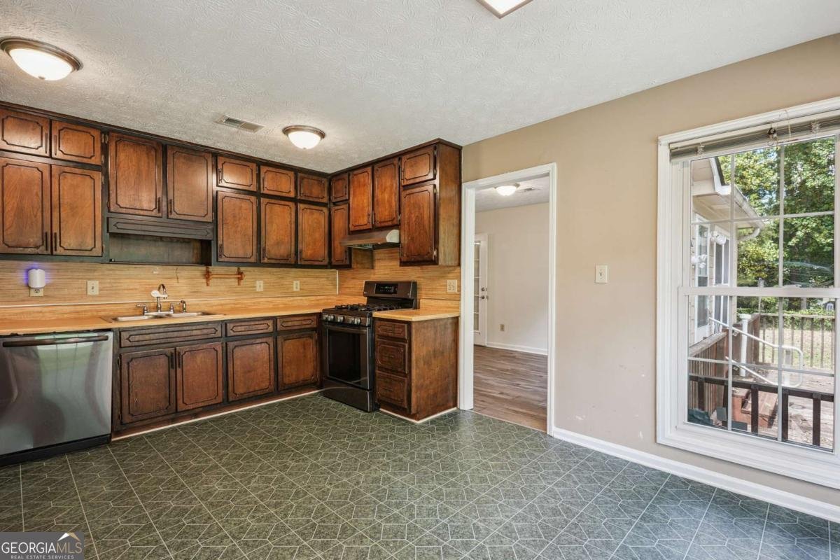 1150 Northern Run Stockbridge - 4