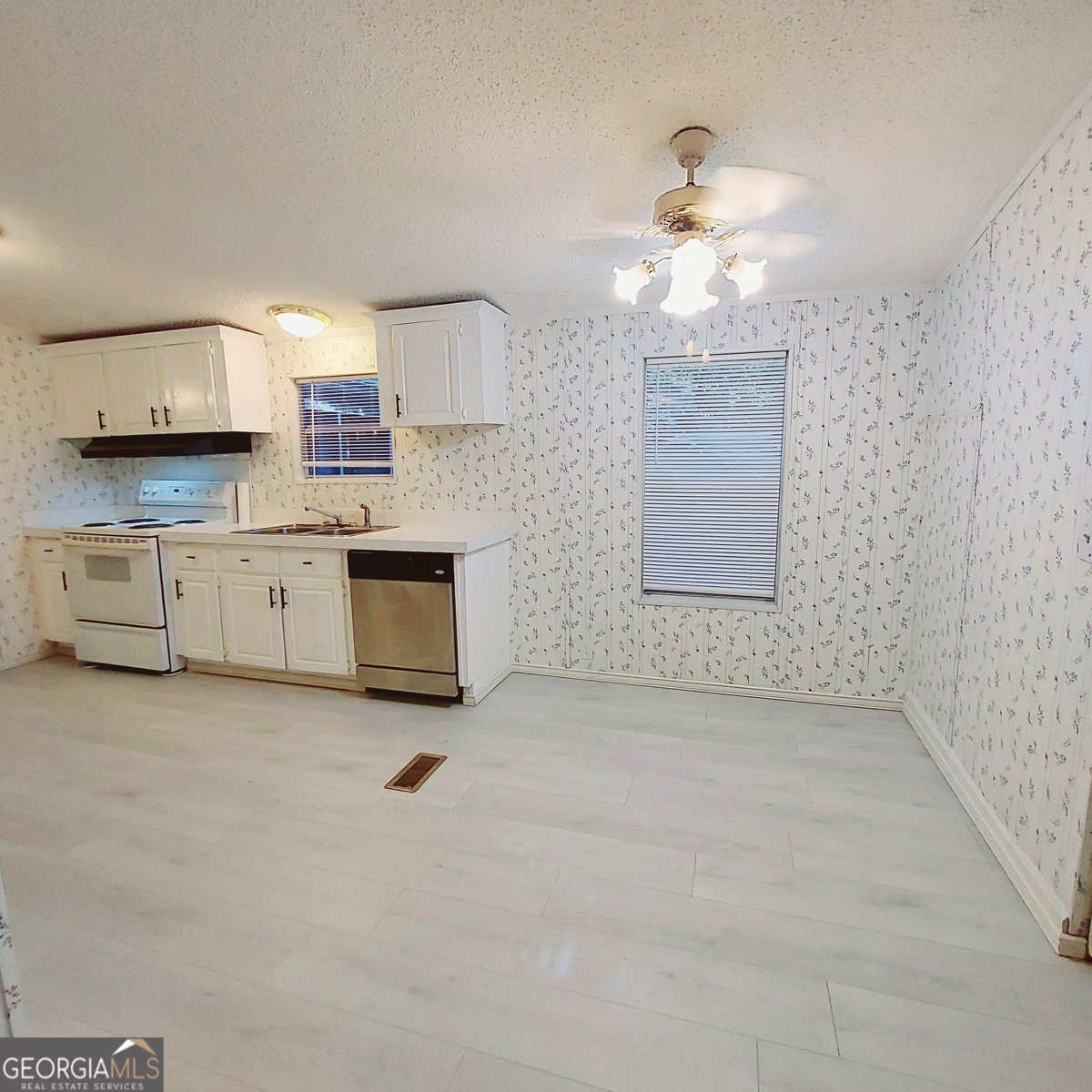 281 MOCKINGBIRD Drive Monticello - 11